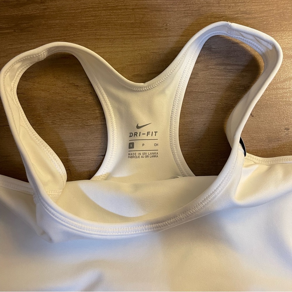 Nike Pro Swoosh Medium Support Sports Bra for Training - Picture 7 of 11